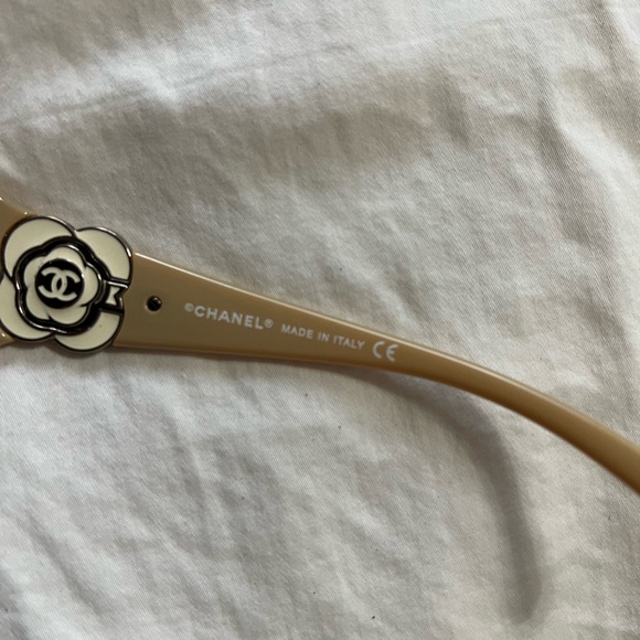 Chanel Camellia Sunglasses - Picture 5 of 7